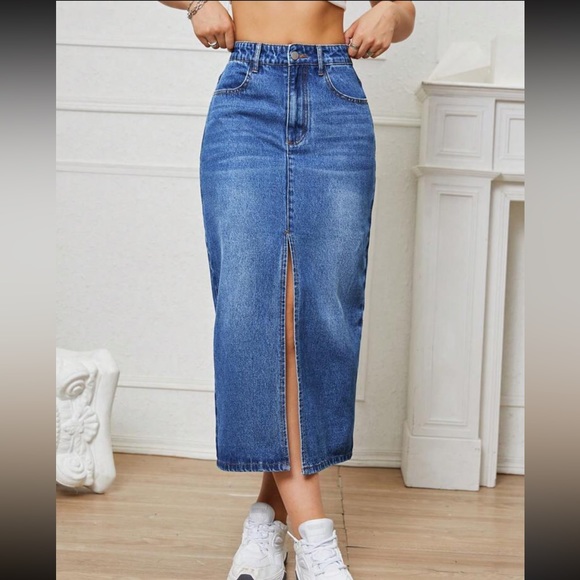 Medium dark wash denim jean midi skirt - Picture 2 of 4